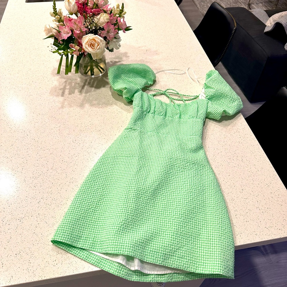 NWT ZARA GINGHAM MINI DRESS 💚